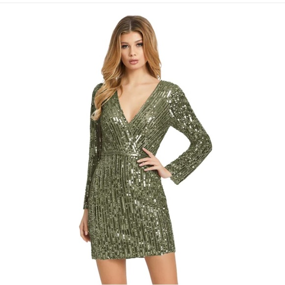 Mac Duggal Dresses & Skirts - Mac Duggal LONG SLEEVE SEQUINED MINI DRESS